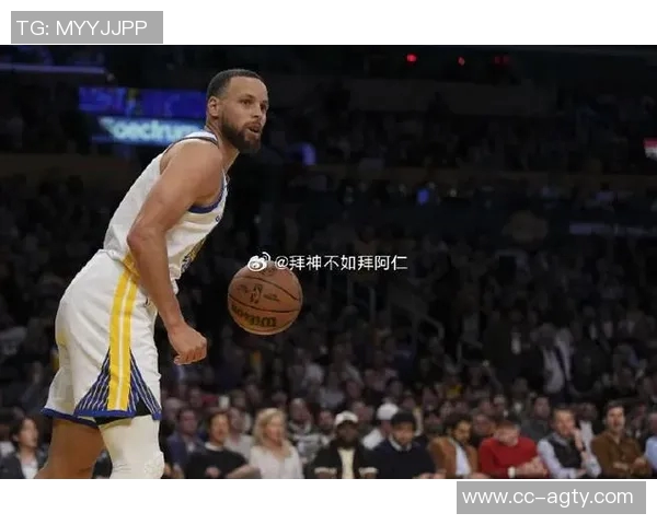 科尔赞库里神奇进球难以判罚展现篮球魅力与技巧 科尔赞库里神奇进球难以判罚展现篮球魅力与技巧