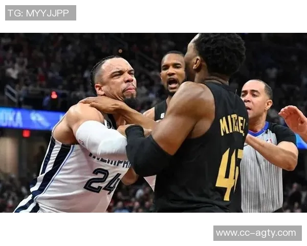 狄龙今日观战老东家灰熊与莫兰特亲切寒暄迎接明日太阳客战奇才