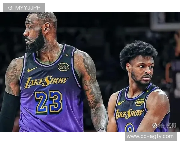 雷迪克谈八村塁与詹姆斯父子合砍34分展现传奇风采